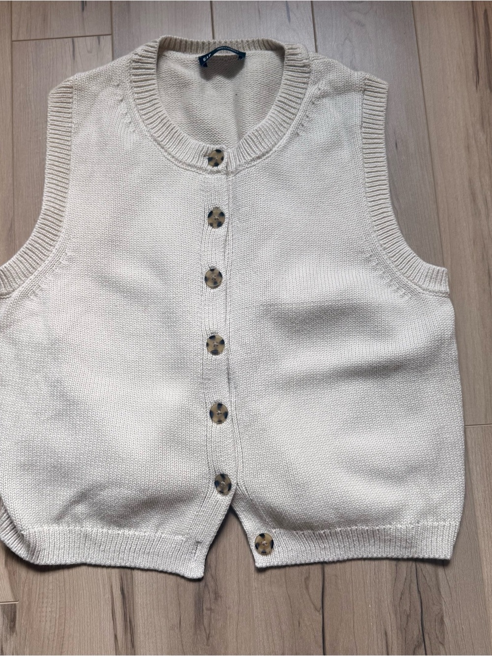 GAP Sleeveless Button-Front Knit Vest - Cream - Picture 2 of 3